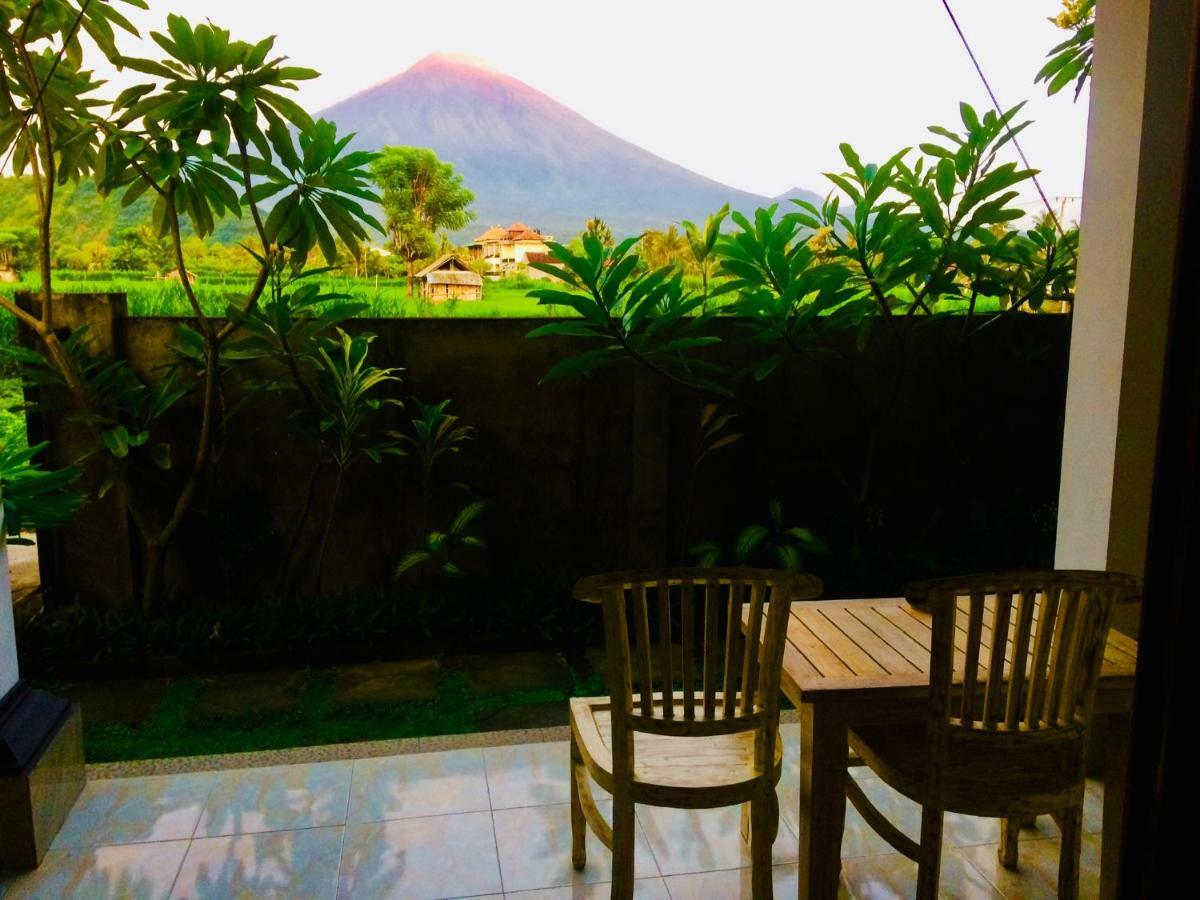D'Uma Amed Homestay Exterior photo