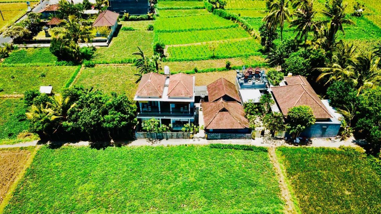 D'Uma Amed Homestay Exterior photo